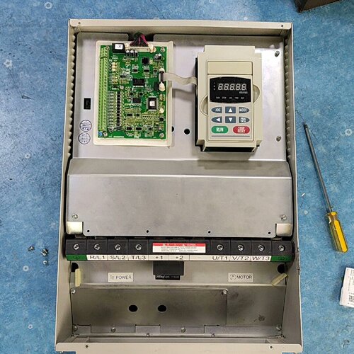 询价-台达变频器VFD300B23A三相220V30KW外观