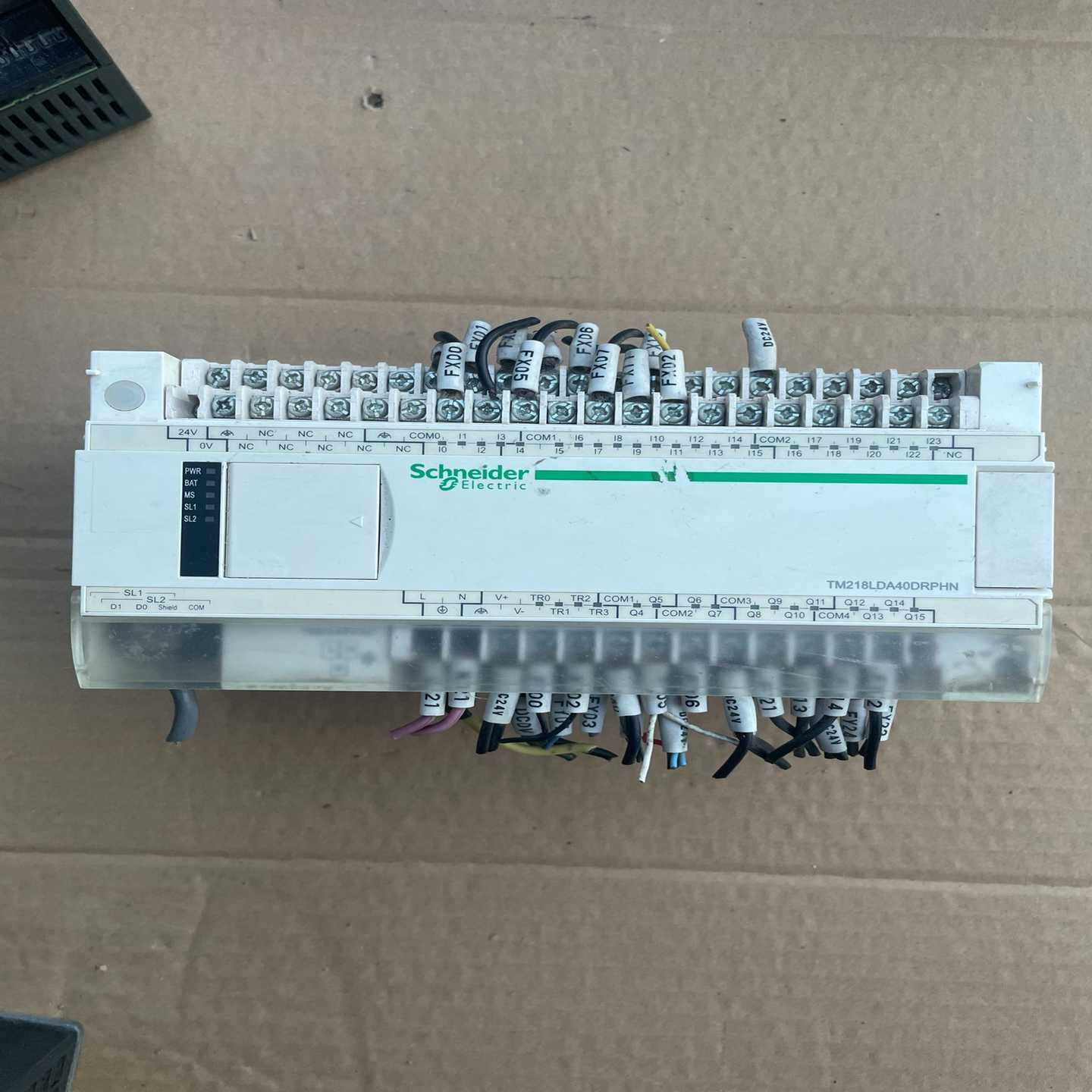 施耐德PLC控制模块，型号:TM218LDA40DRPHN。--议价商品