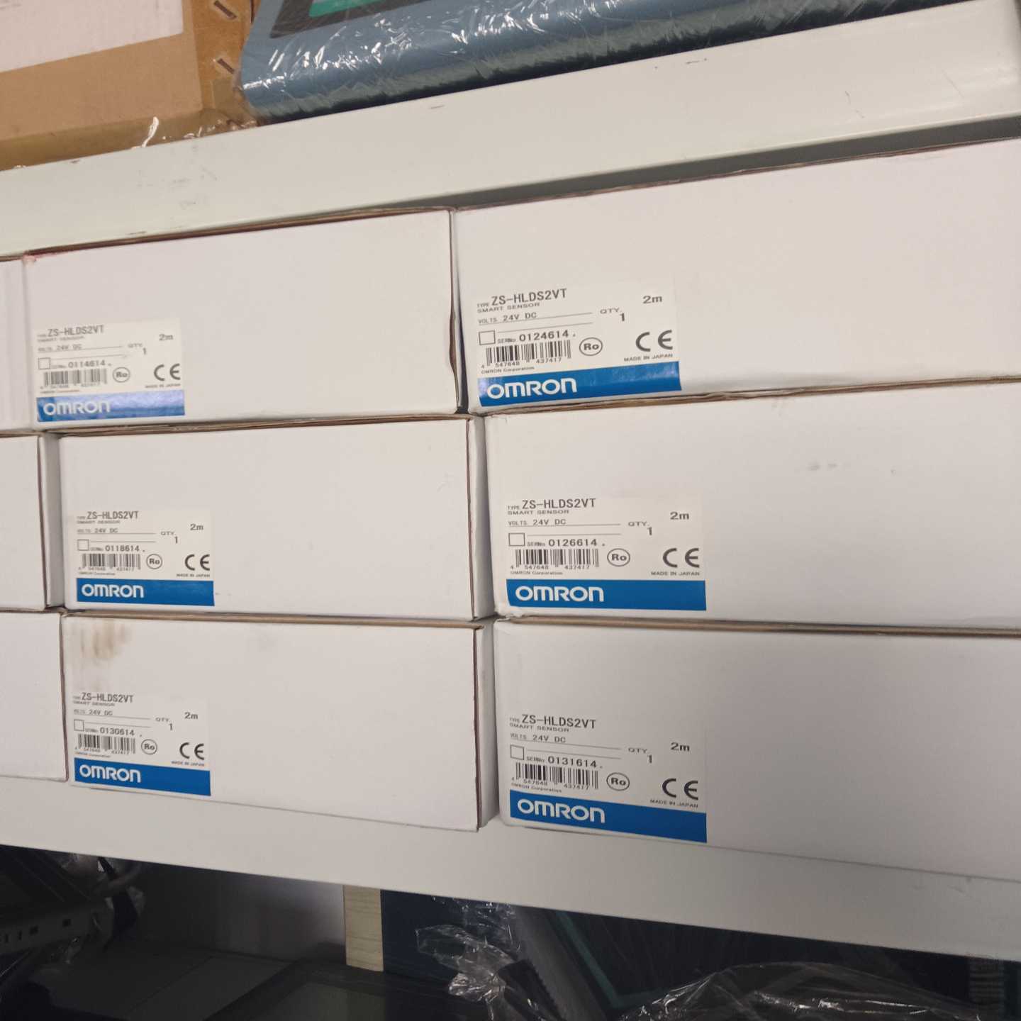 omron   ZS-HLDS2VT 激光位移传感器全新原装一议价商品