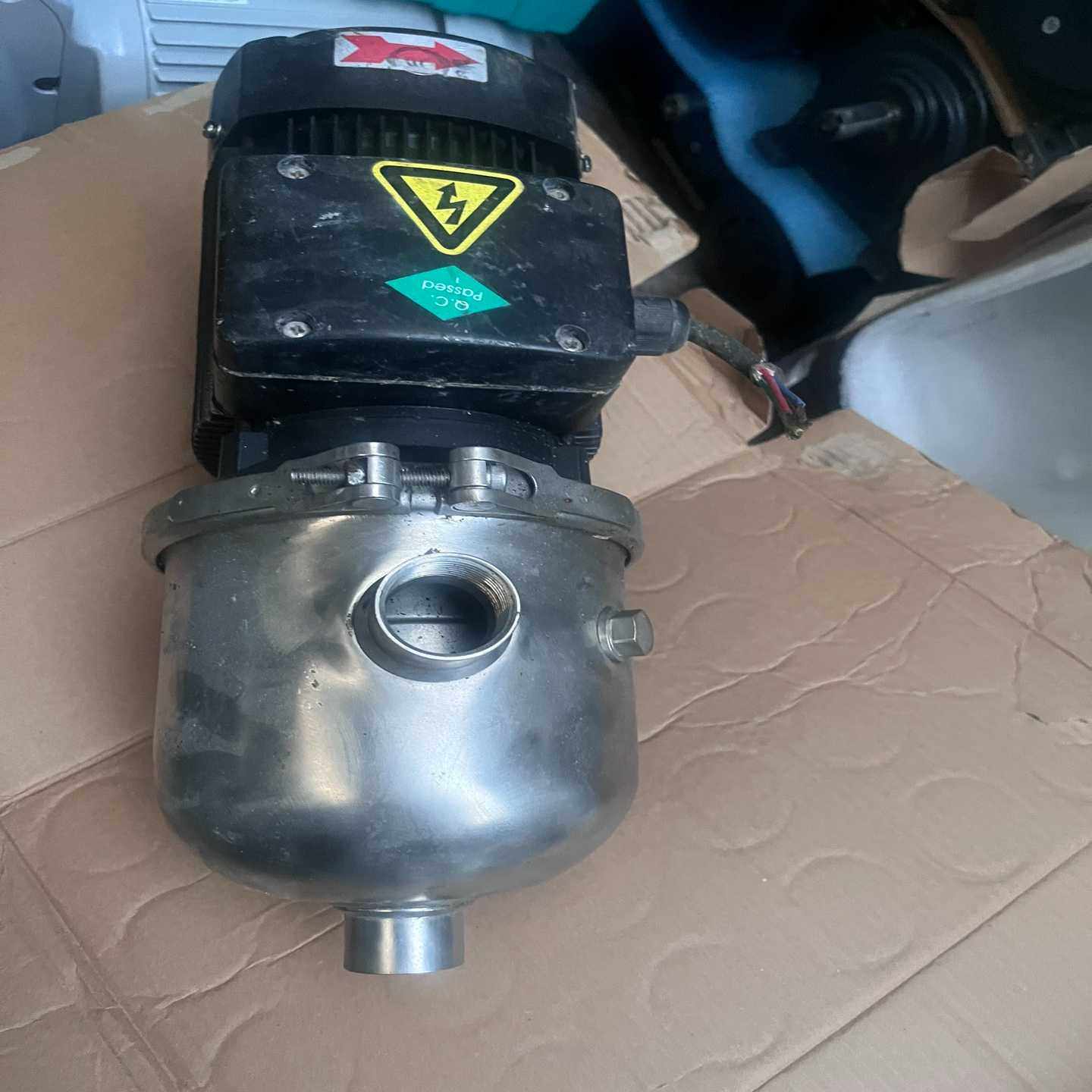 询价南方泵业轻型卧式多级离心泵，型号CHL2-40LSWSC，功