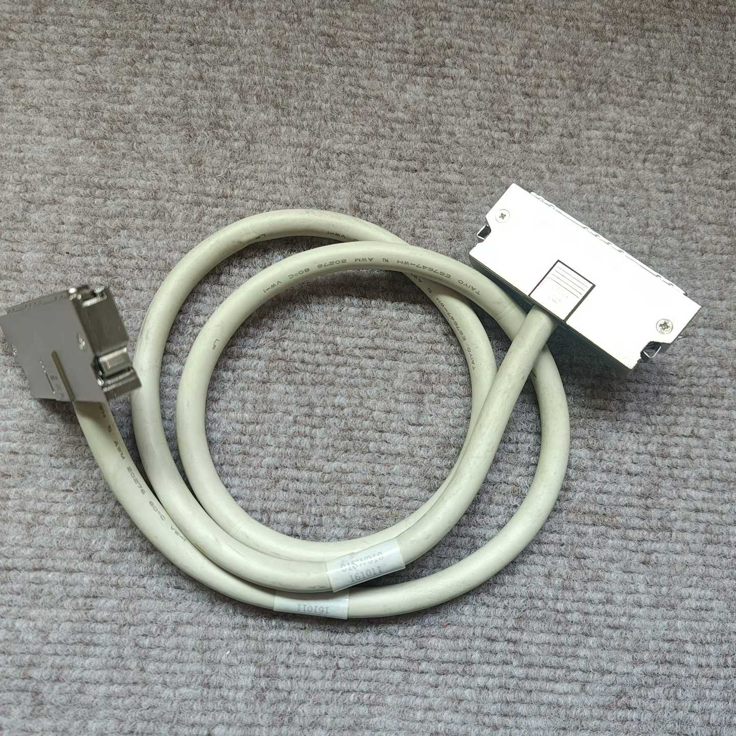 D形SCSI日本进口二手数据线3M接头103A0线018W0--议价商品