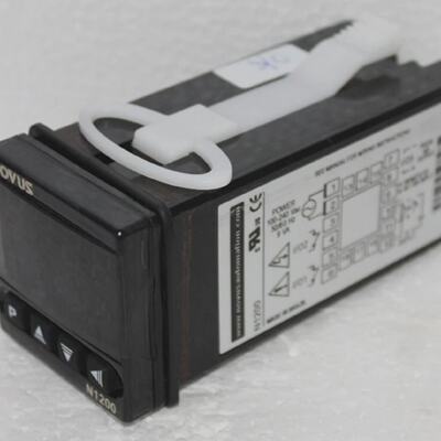 NOVUS N1200 Self Adaptive PID Controller