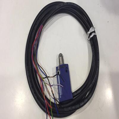 Schneider ZCMD41L2  OsiSense XC 限位开关本体