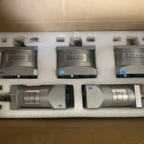 PLF090-L1-10-S2-P2 卓蓝行星减速机，纯新机~询价