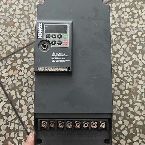 寻“”众辰变频器Z2400T22GYRX22KW380V