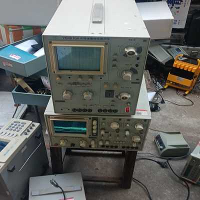 YB4810WQ4832半导体管特性图示仪，两台图示仪，--议价商品