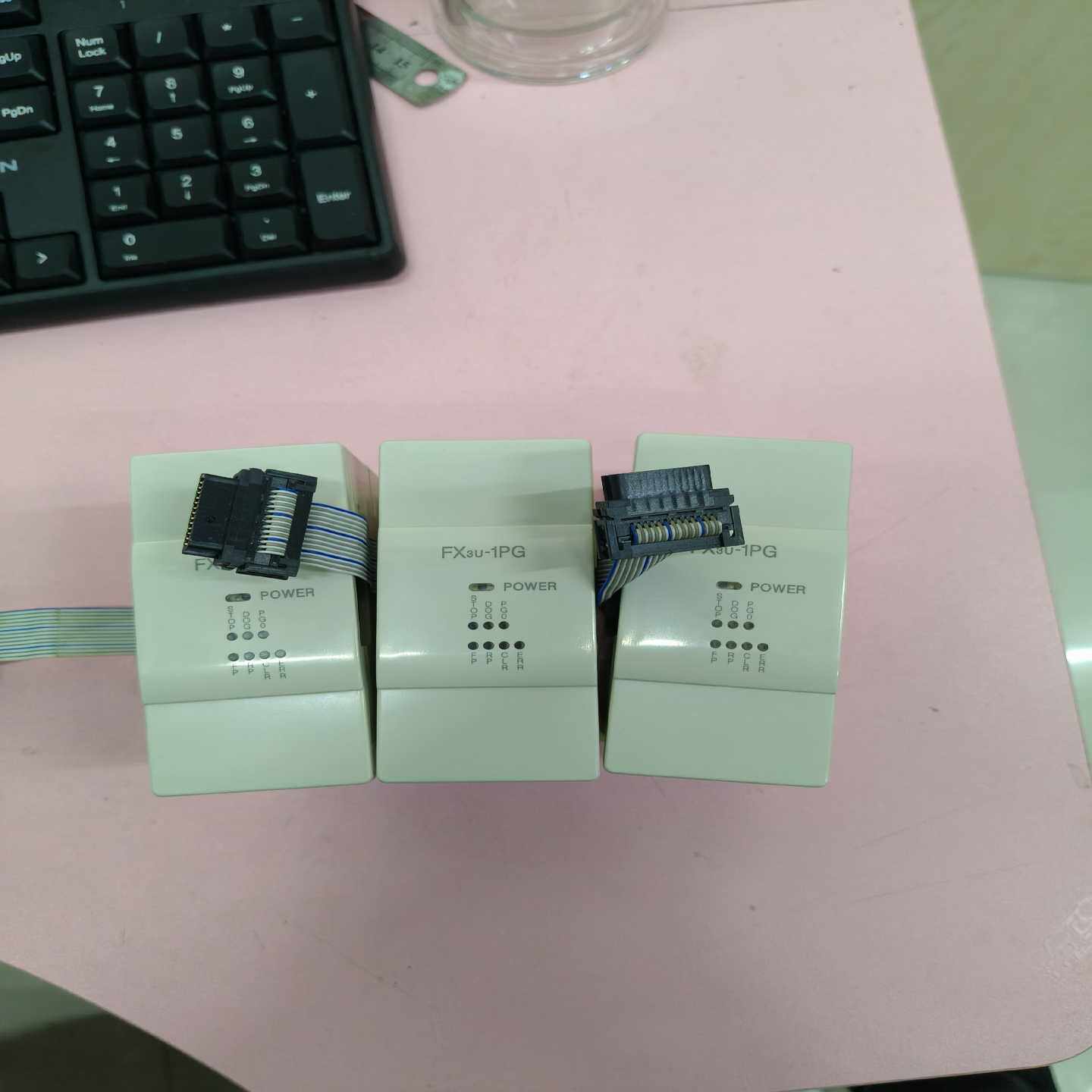 FX3U-1PG，成色漂亮盖板齐全，现货直发，包邮{议价}