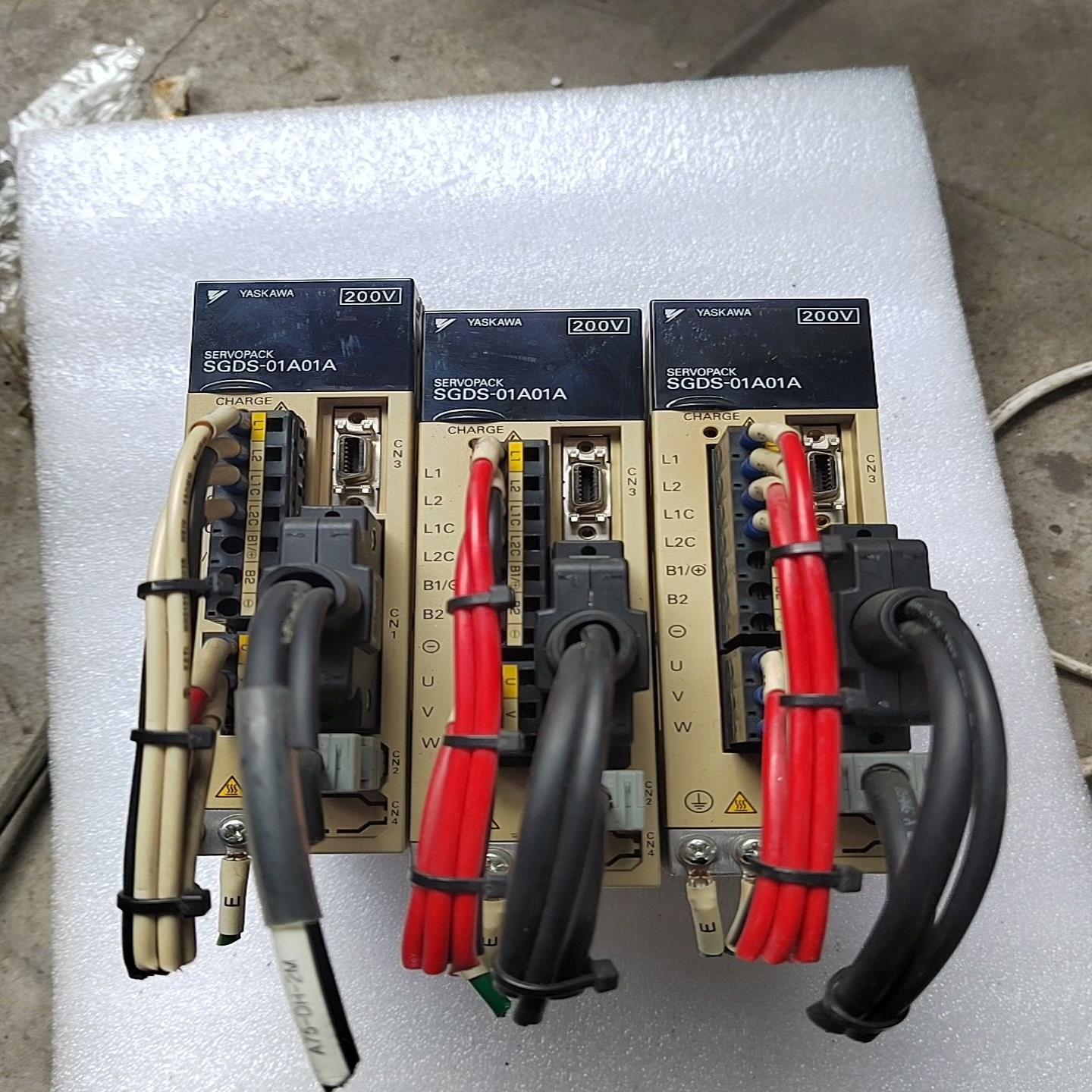 询价拍~安川驱动SGDS-01A01A实图