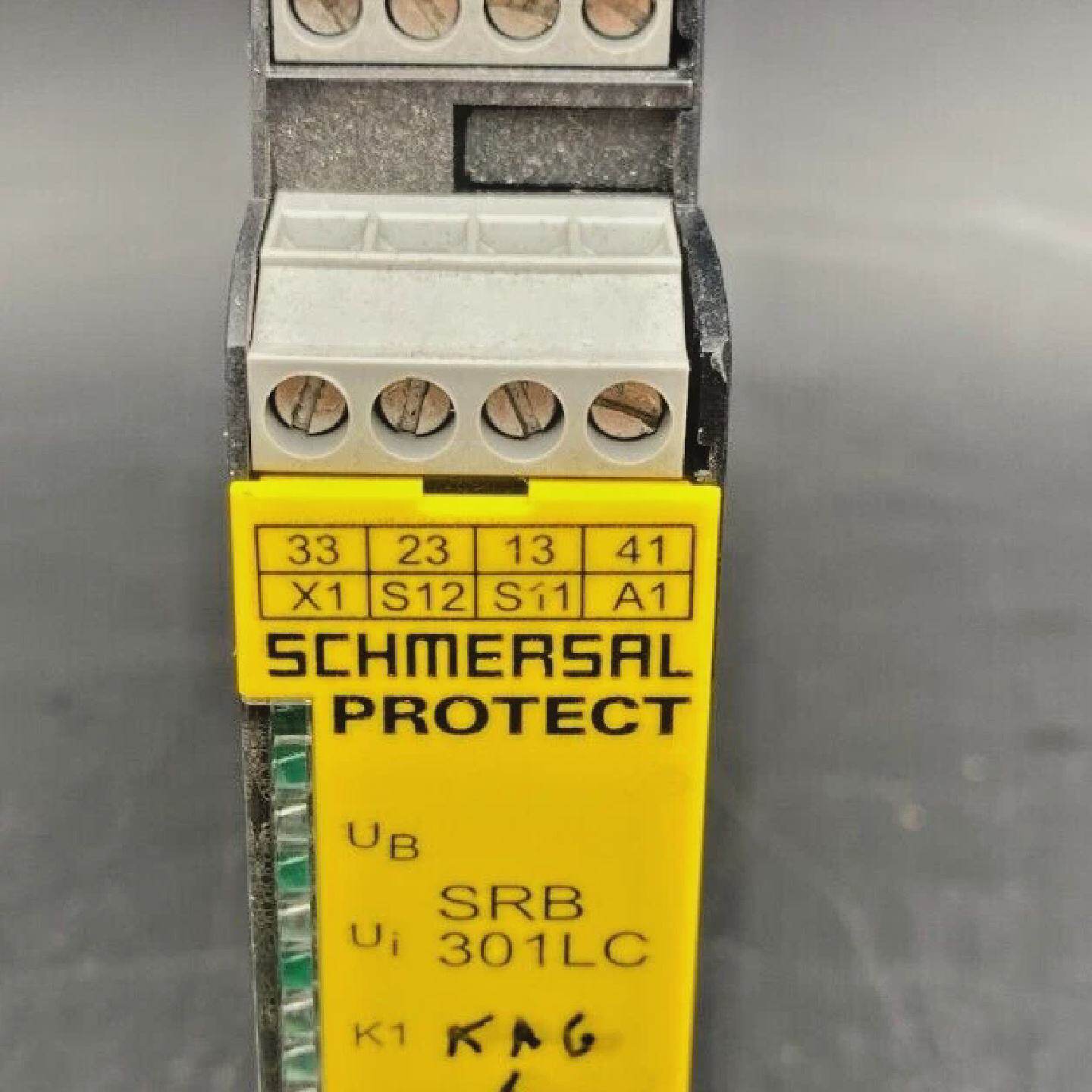 SCHMERSAL PROTECT SRB301LC 24V SAFETY RELAY