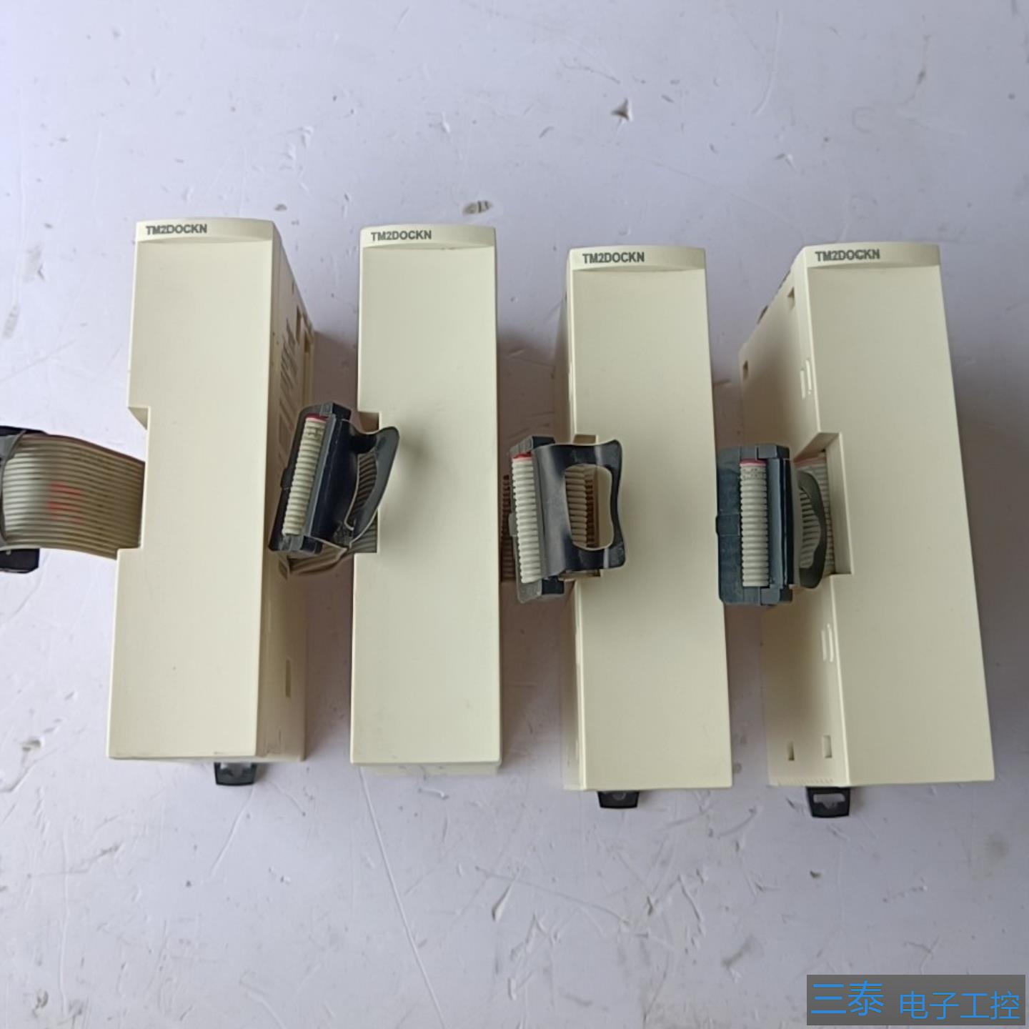 PLC模块 TM2DOCKN拆下来的成色不错看，议价