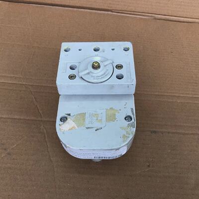 HONEYWELL HP1111 PNEUMATIC POSITIONER V5011A8044 HP1111G1 2
