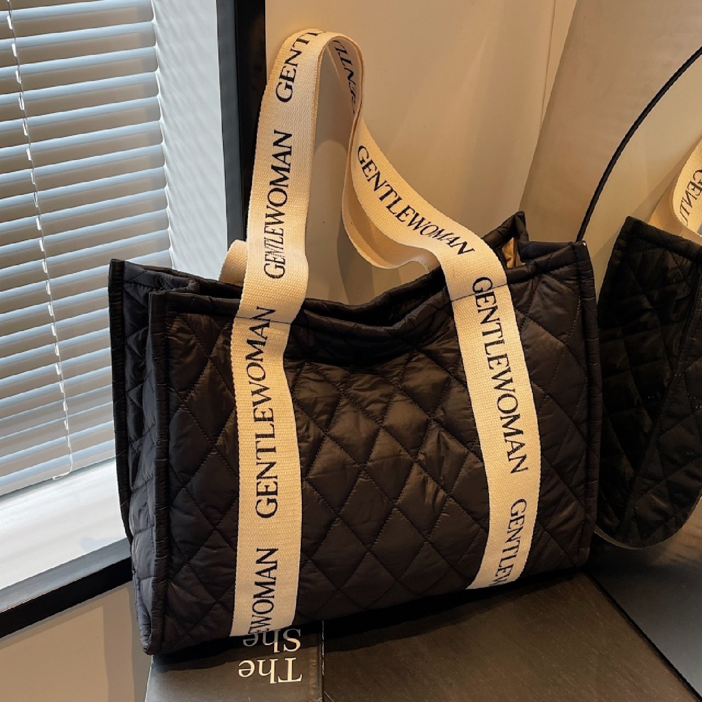 冬季大容量棉服包包女2025新款菱格帆布手提袋外出通勤单肩托特包