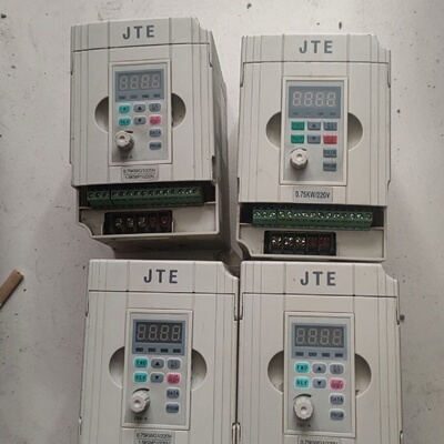 金田JTE200-220V750W变频器四台，两台缺下盖，一--议价商品