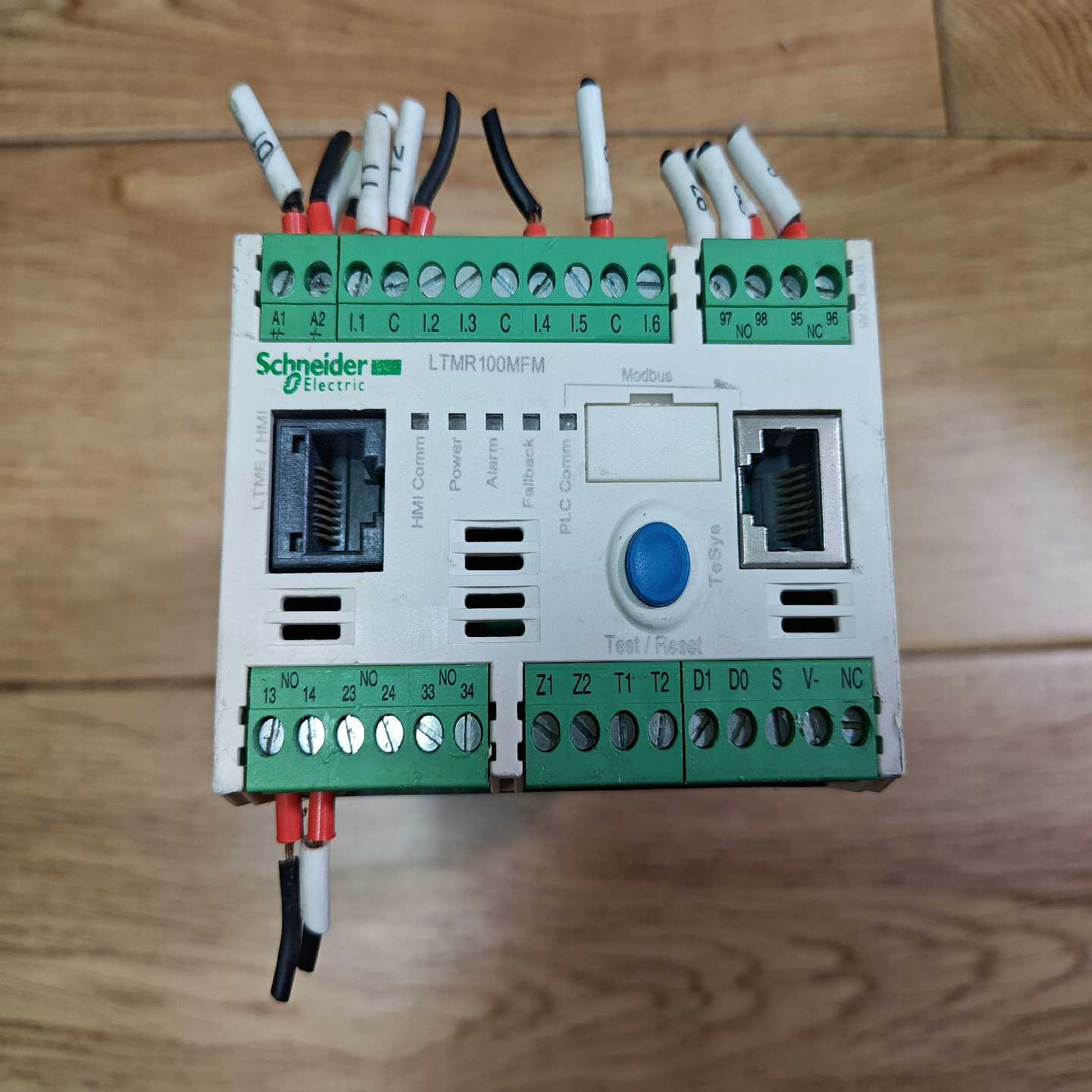 耐德电机保护控制器 LTMR100MFM,成色如图,个人觉得【鑫鑫商