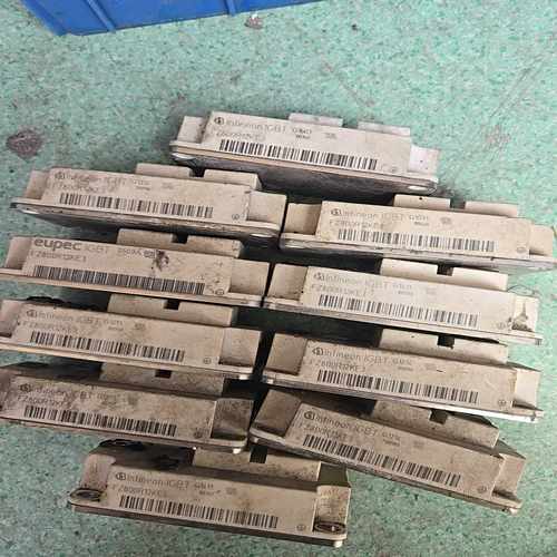 FZ800R12KE3      有9个~询价