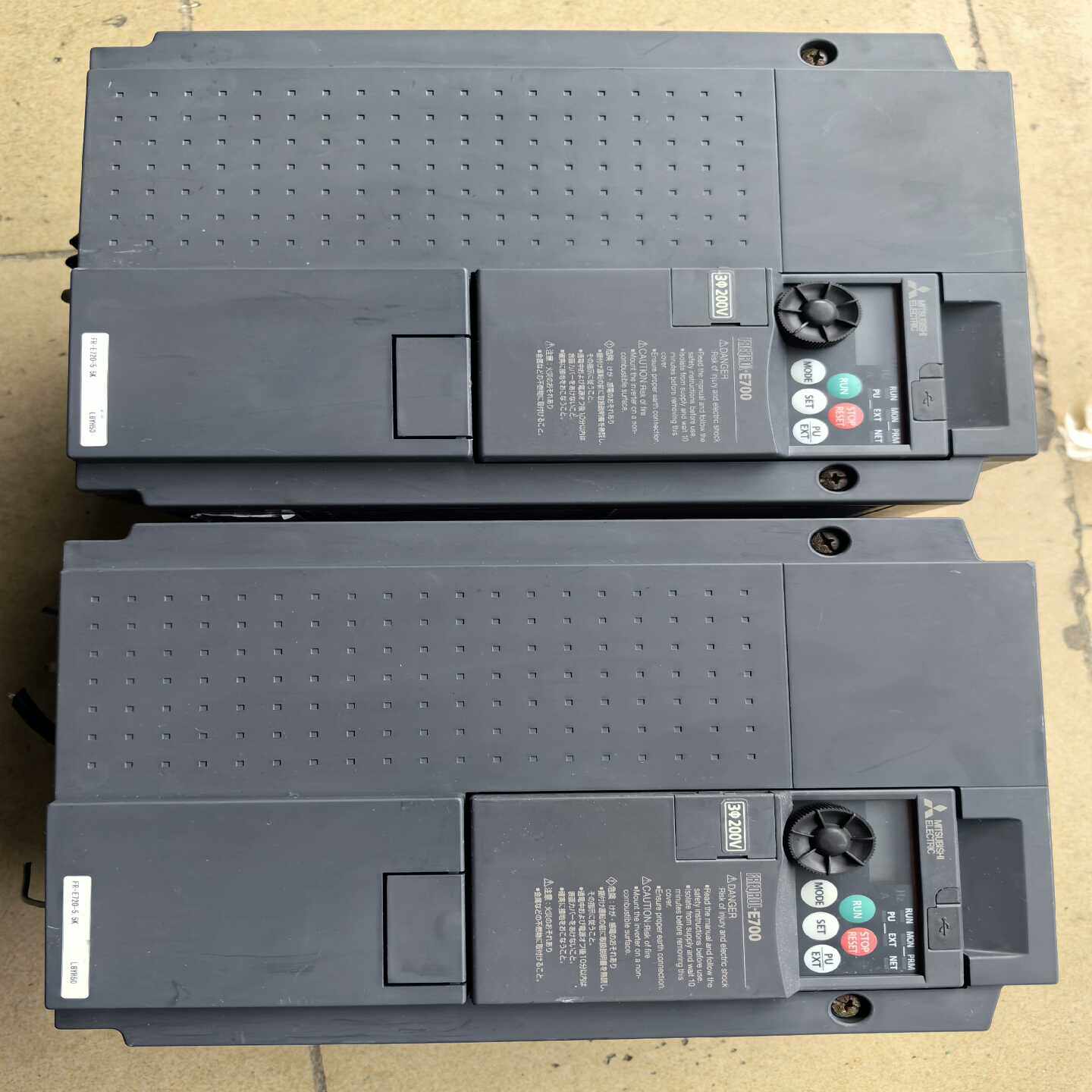 三菱变频器FR-E720-5.5K，3PHAC200-24-议价