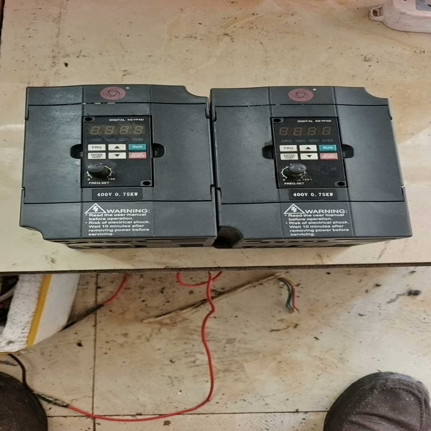 咨询-众晨H2400A变频器380v.0.75kw成色如图.