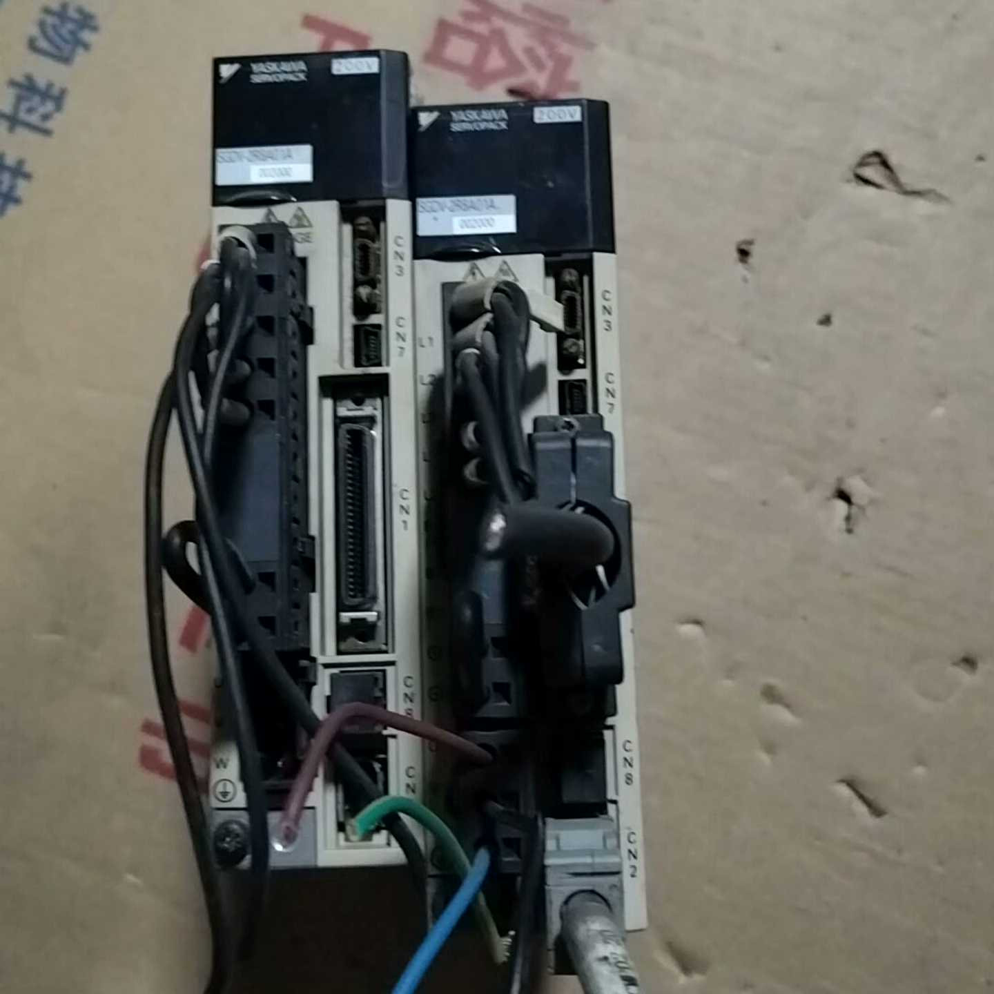 寻..安川伺服驱动器SGDV-2R8A01A安川伺服驱动器4