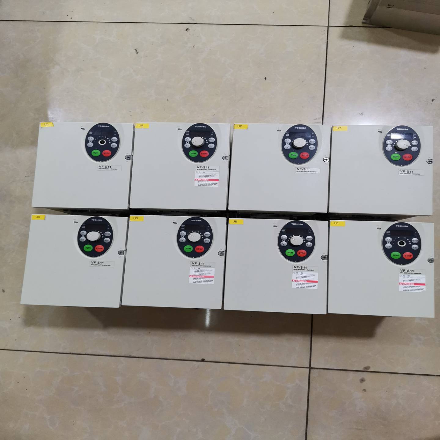 东芝VFS11-4037PL-WN 4KW实物拍摄；议价