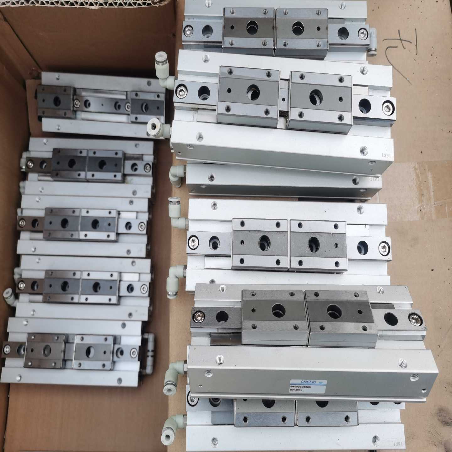 CHELIC气立可导轨滑台平行夹爪手指气缸HDF2080询价