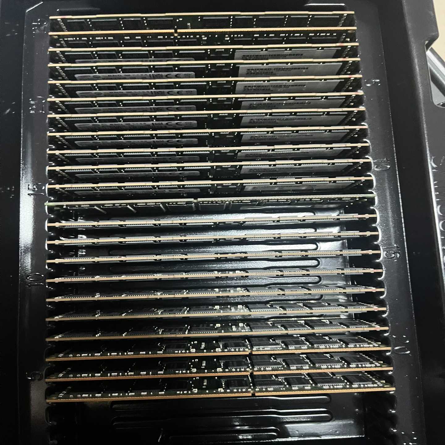 询价SKDDR464G4DRX42666V内存