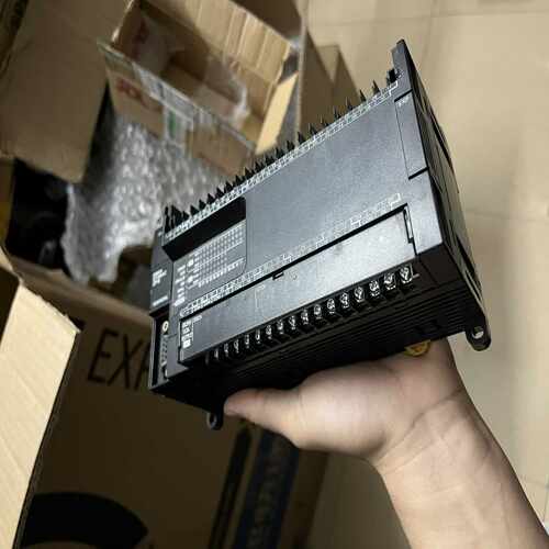 CP1E-N60SDR-A ，缺个盖子。~询价