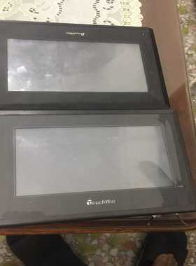 信捷触控屏幕二只，型号：TH765-N，有一只旁边有一点缺询价