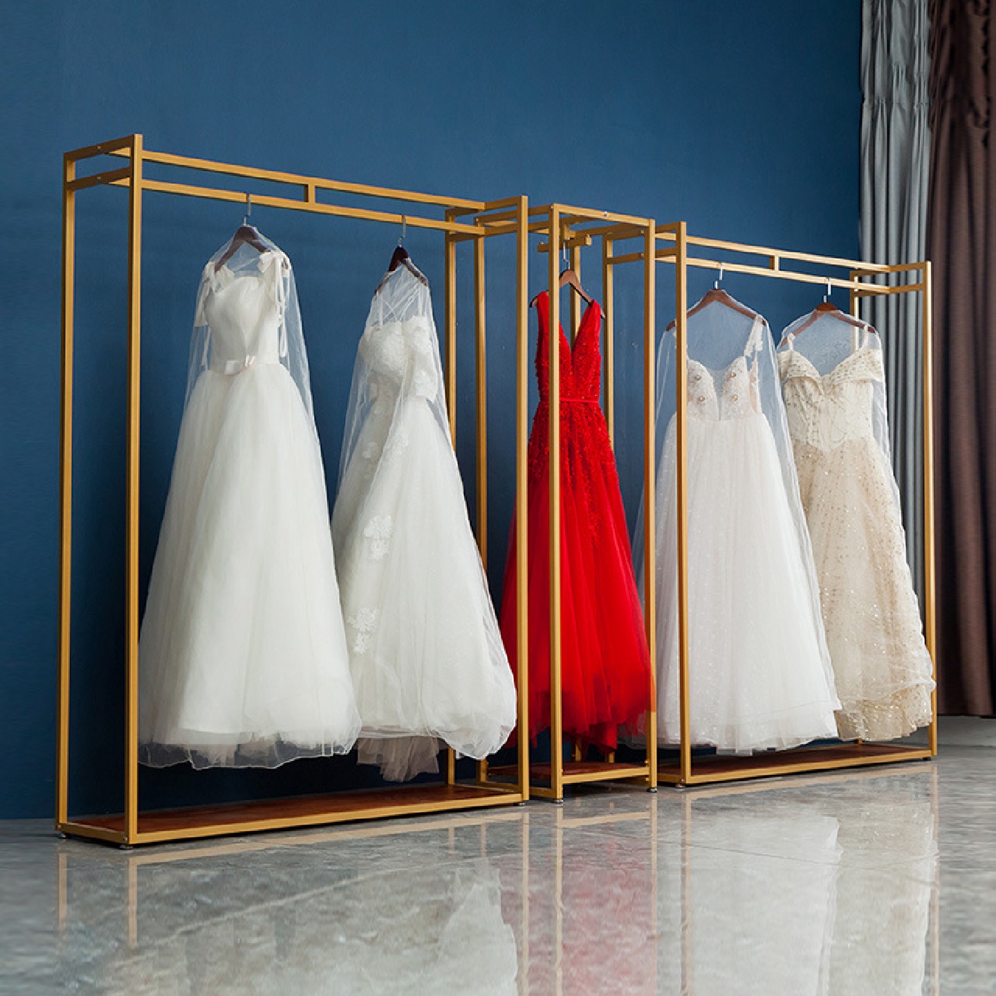 欧式铁艺婚纱架子展示架落地挂衣架影楼专用礼服货架金色简约