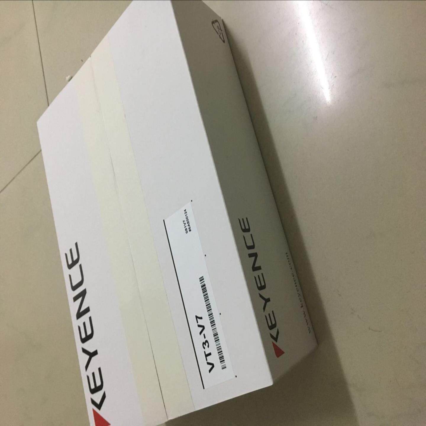 特价销售KEYENCE触摸屏VT3-V7