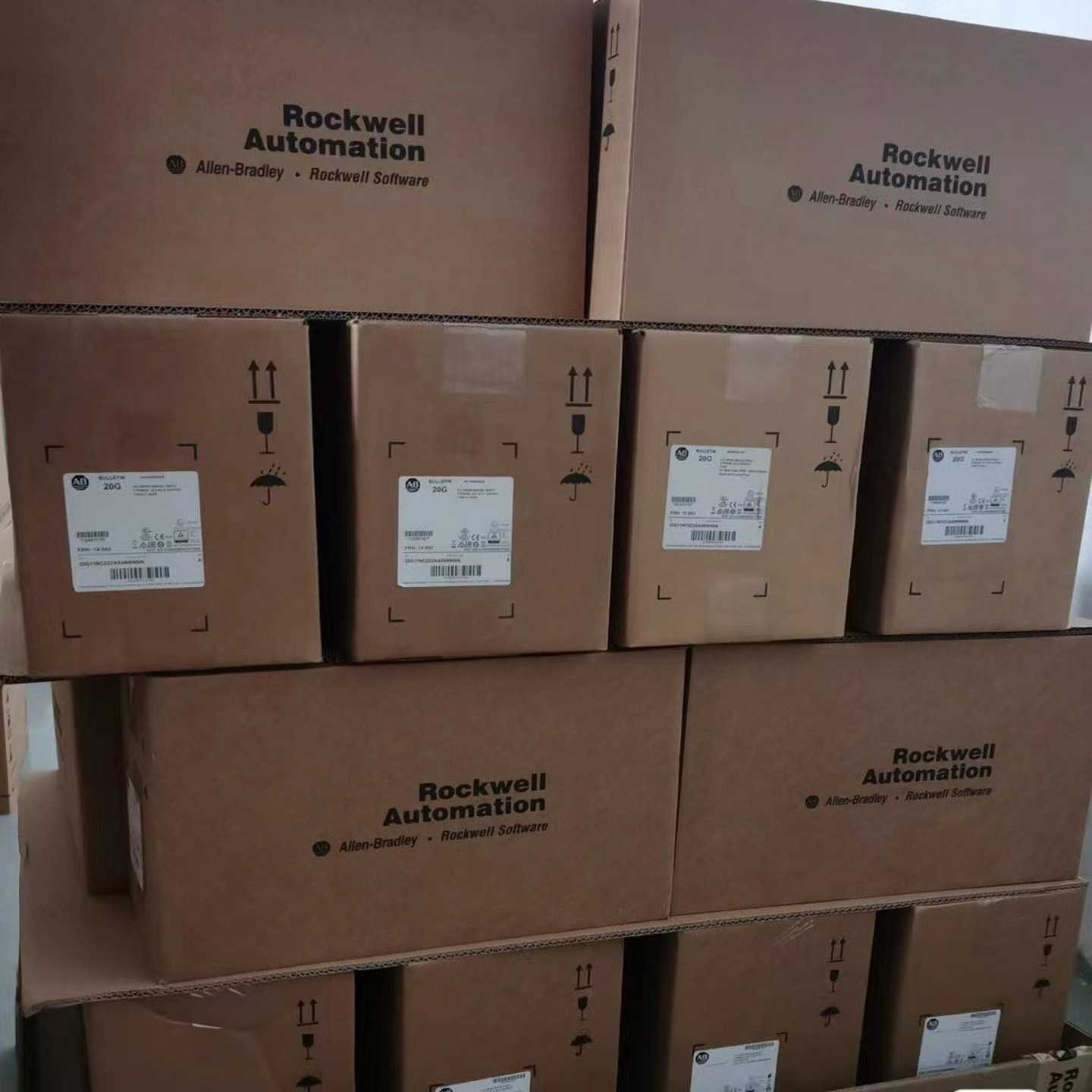 MPLB320PMK72AA无刷电机AB罗克韦尔询价