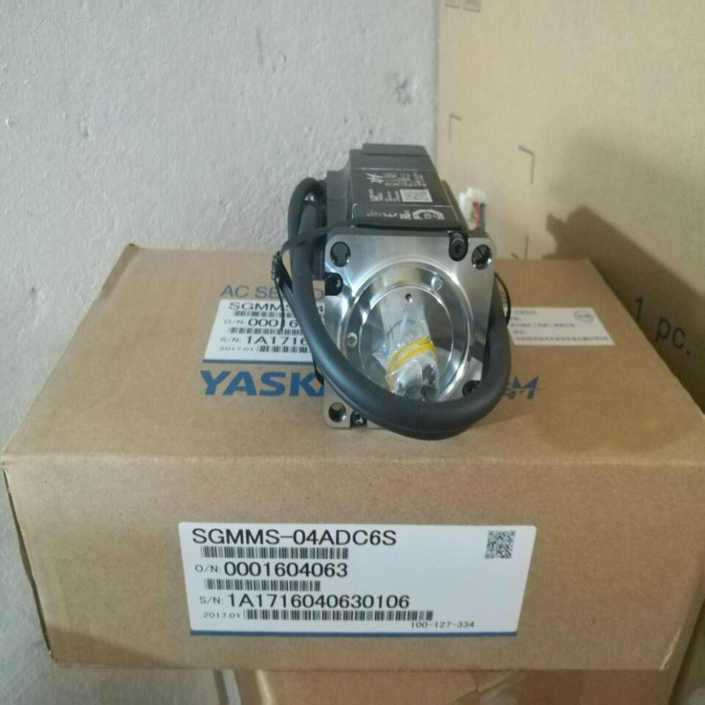 议价YASKAWA电机SGMRS-12A2B-YR21/SGMRS-37A2A-YR12适用