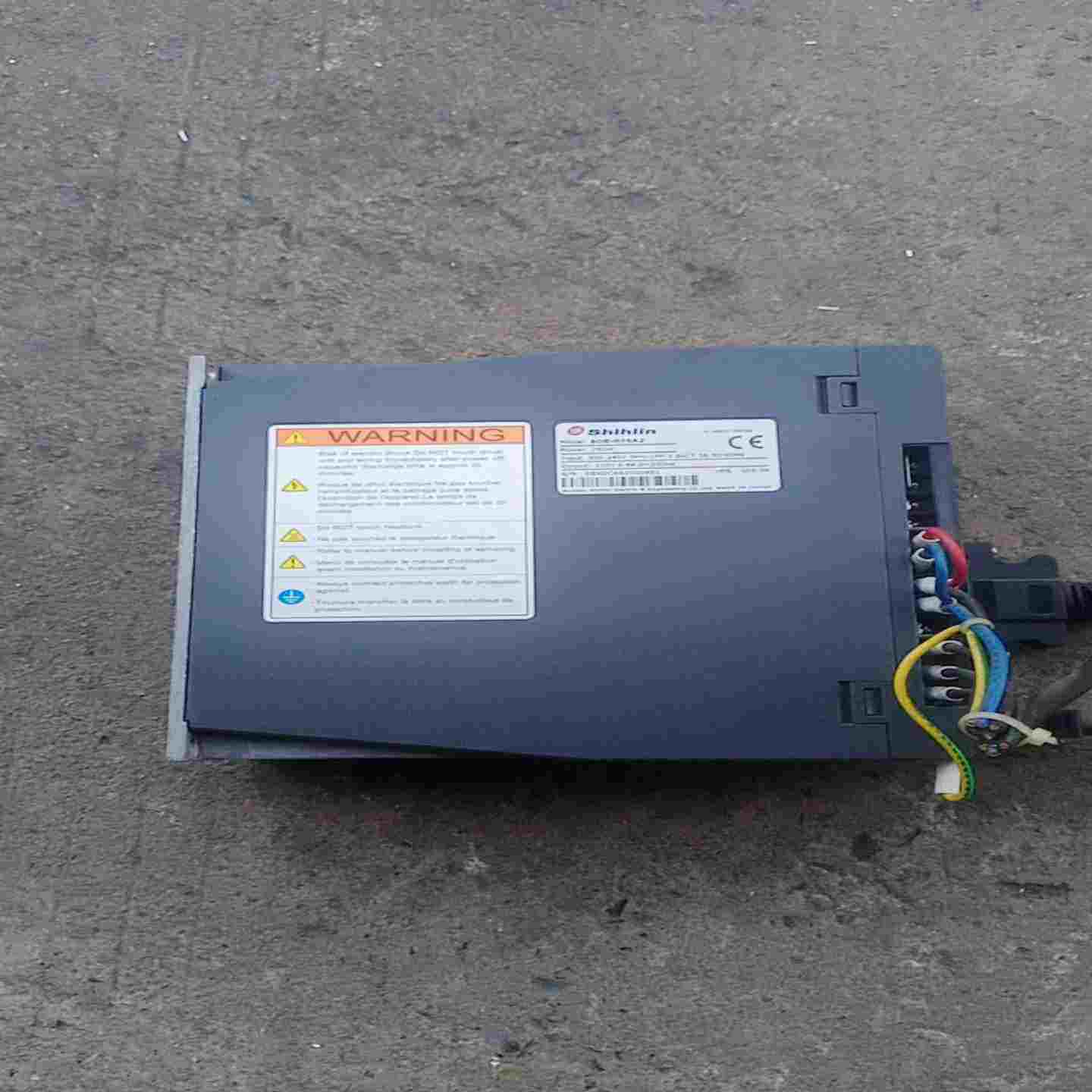 咨询-士林伺服驱动器型号SDE-075A2一台功率750w成色