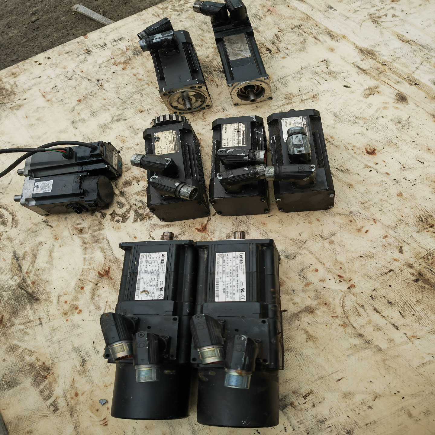 伦茨伺服电机MCS09D41-SRSB0-B14N-R--议价商品