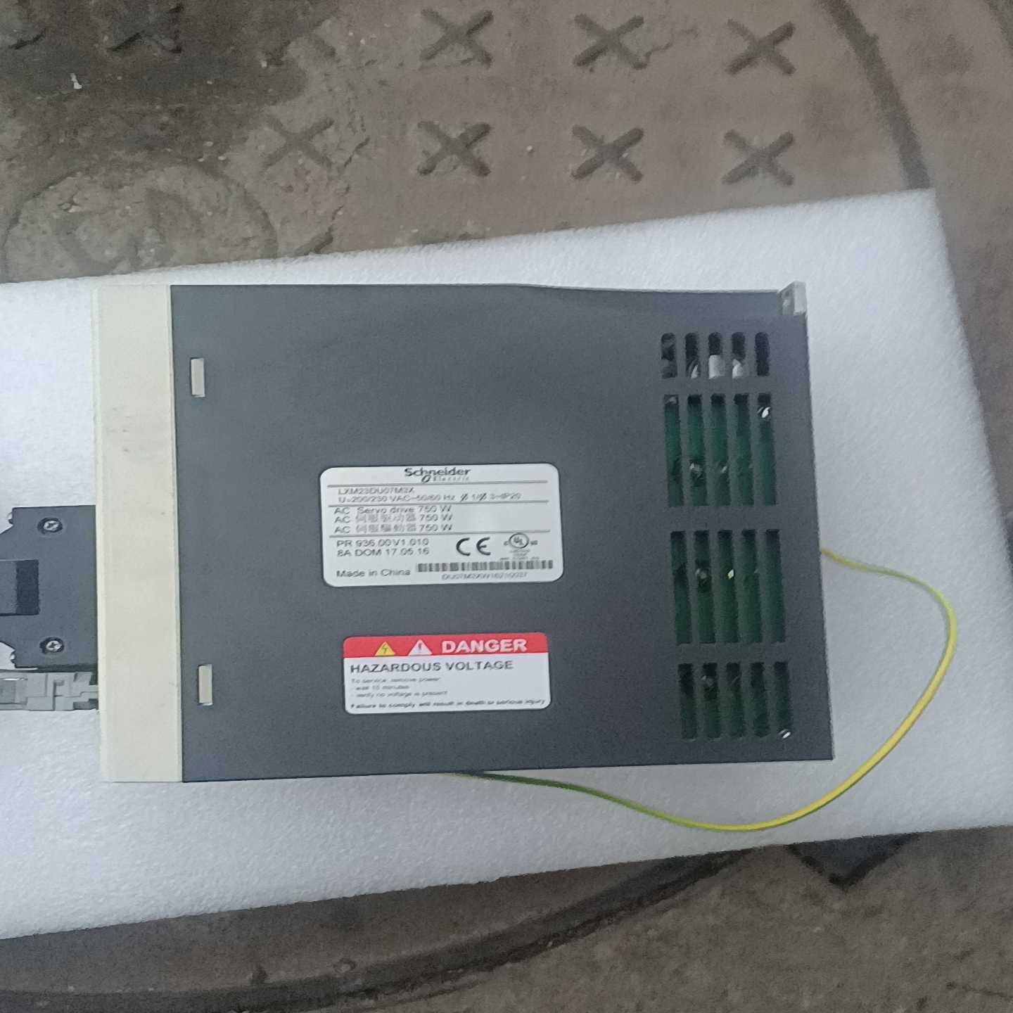 议价施服驱动器一套，LM207M，功漳75