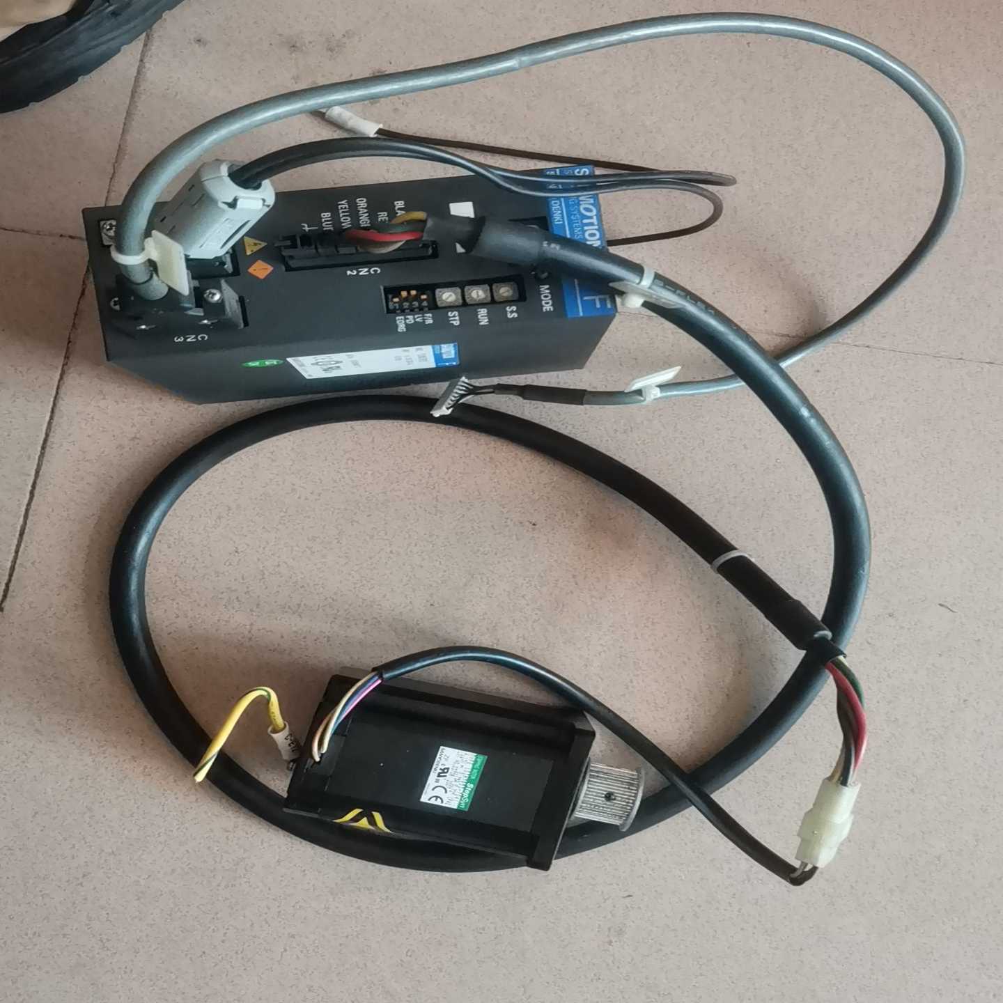 伺服驱动器FS1W075P23,带配套电机带链接线询价