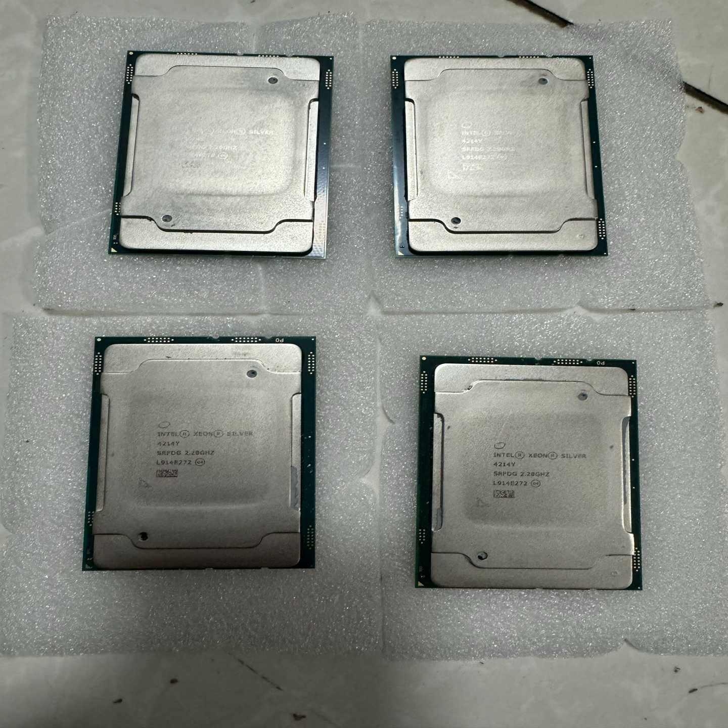 英特尔志强银牌4214Y 12核心24线程CPU
