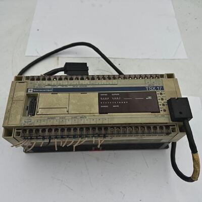 1pc x TELEMECANIQUE PROGRAMMABLE CONTROLLER TSX 172 2028 V 1