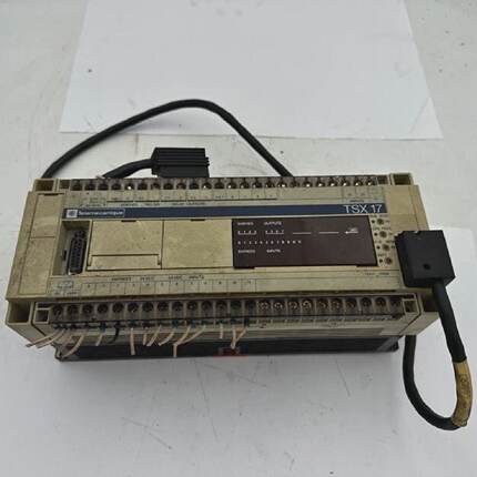 1pc x TELEMECANIQUE PROGRAMMABLE CONTROLLER TSX 172 2028 V 1