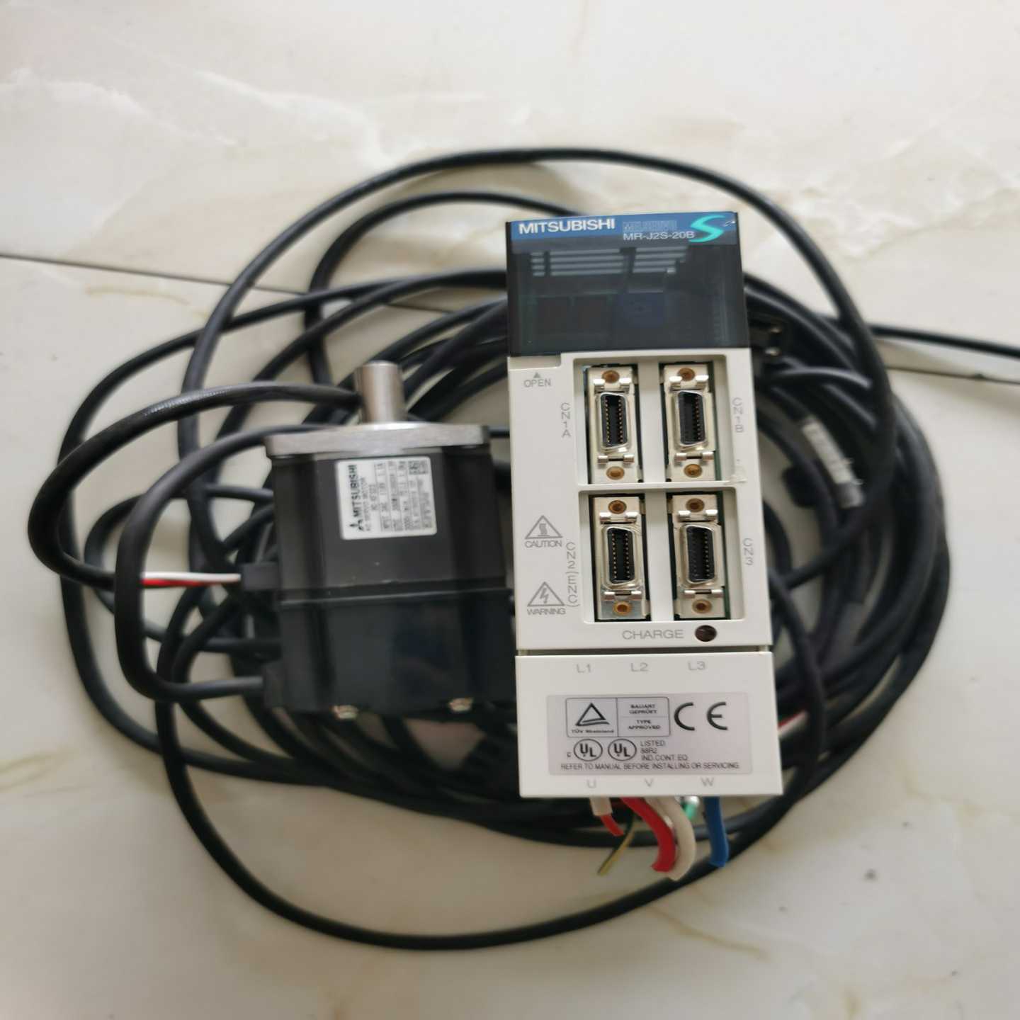 二手伺服驱动器电机 MR-J2S-20B+HC-KFS23 一套 议价销售