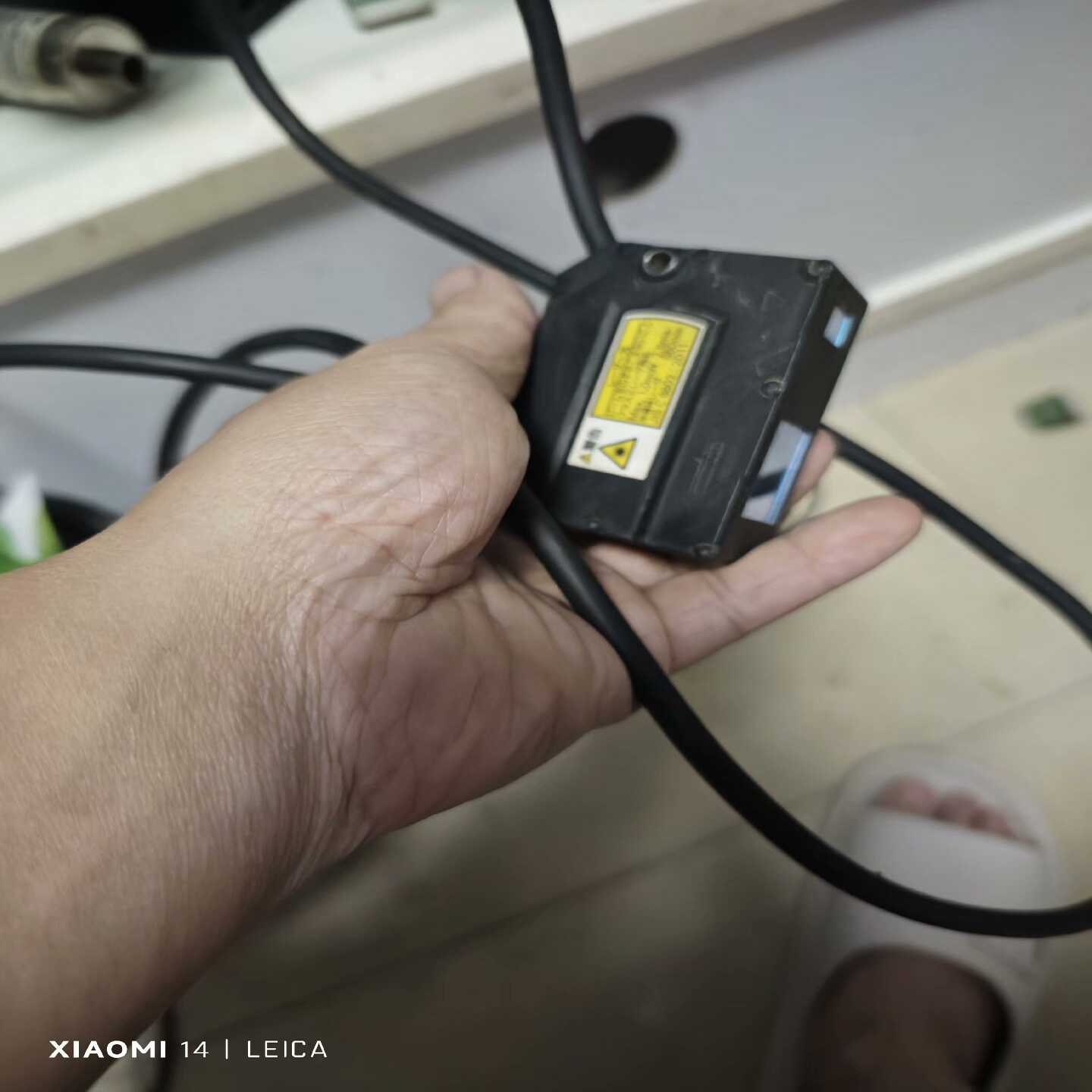 询价欧姆龙ZX0-LD300A61激光位移传感器