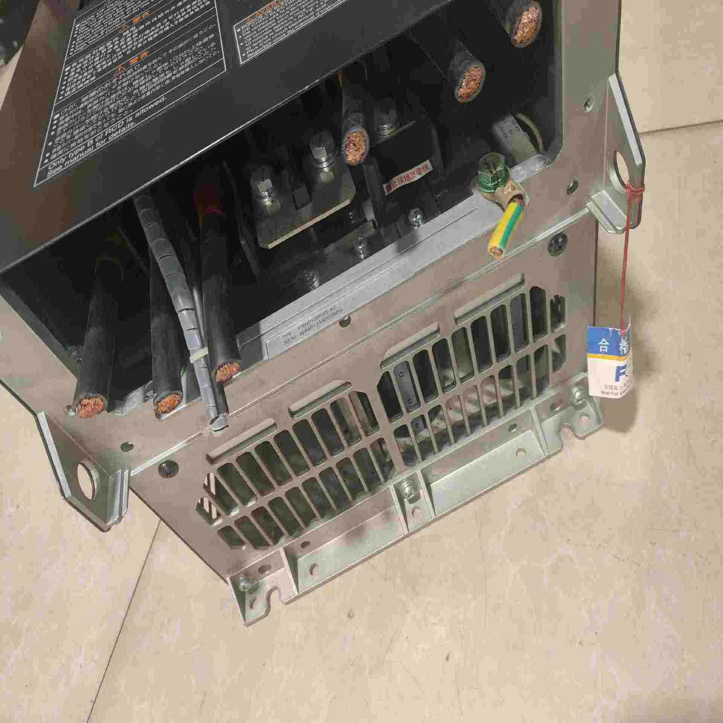 工程剩余全新施耐德电动机断路器GV3P65，电流48-65A--议价商品