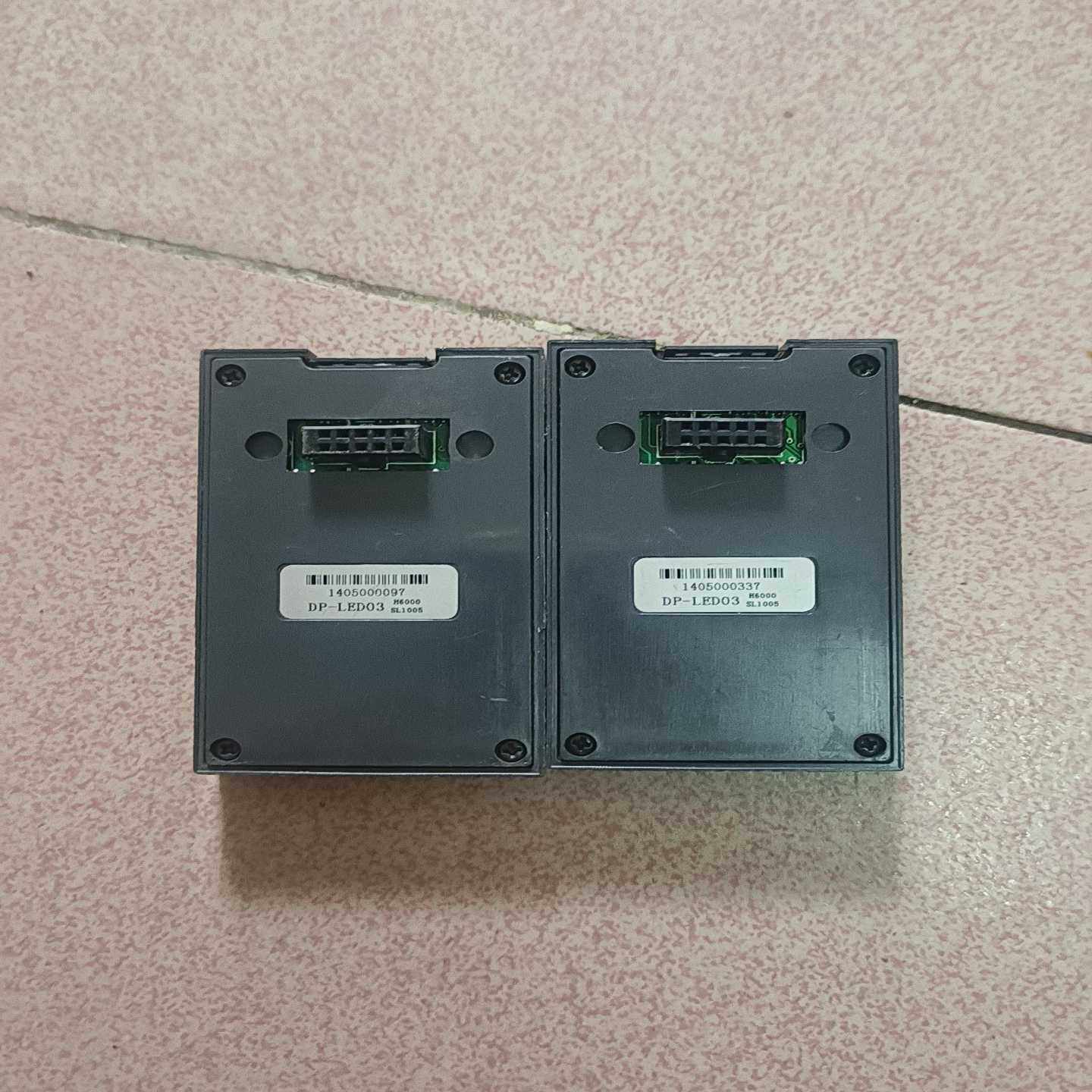 议价众辰-0变频器面板，拆机实物图，二块，标价为单价