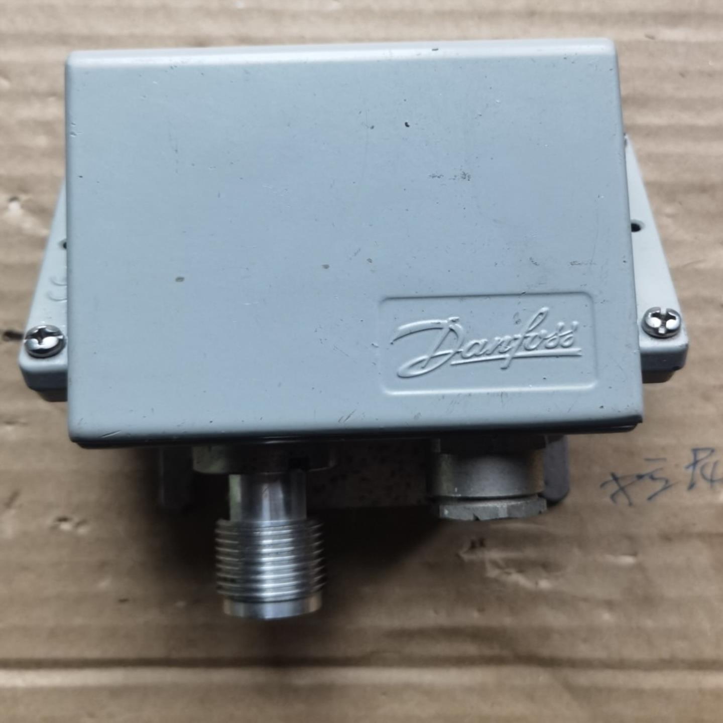 询价2-1-2丹佛斯EMP2084G21060-4Bar