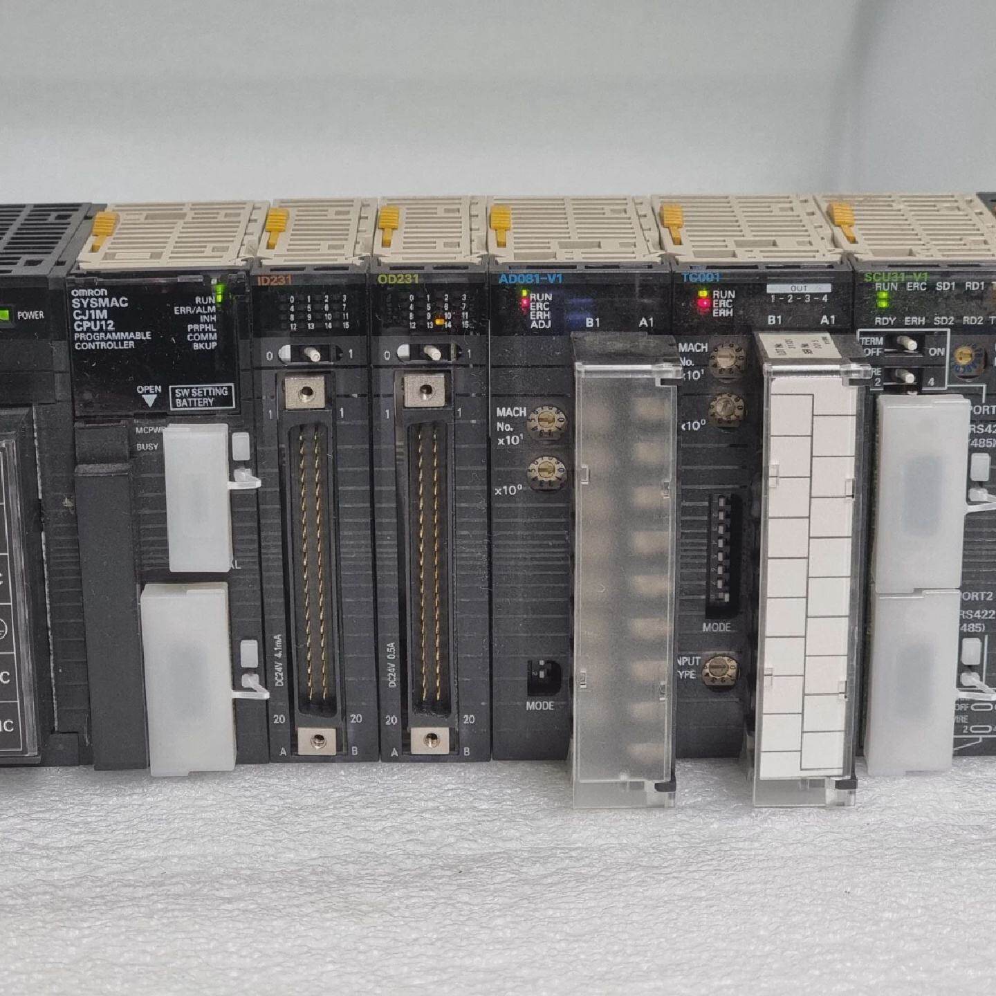 OMRON CJ1MCPU12 CJ1WPD022 CJ1WID231OD231 CJ1WAD081V1 CJ1WTC0