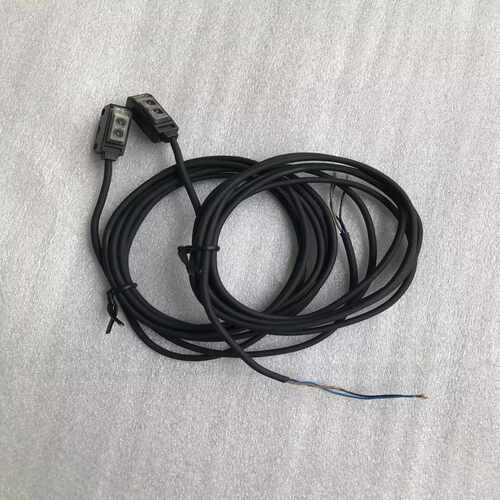 询价SUNX神视EX-28A光电传感器两个，线长1.4/1.5米