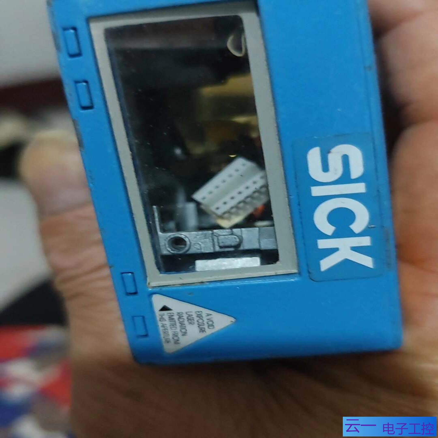 SICK条码扫描器CLV410-1010带线的2个；议价