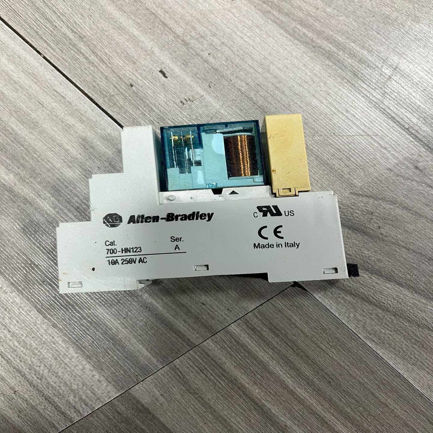 AB罗克韦尔中间继电器700-HN1238脚10A25询价