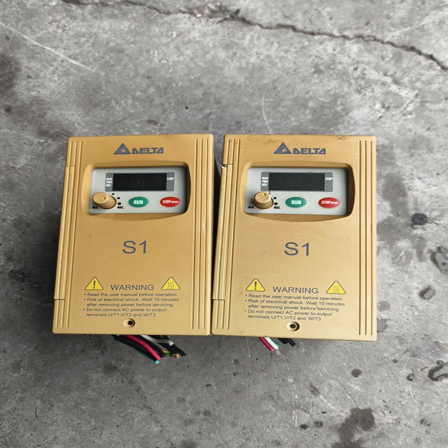 台机变频器ⅤFD004S43A~询价
