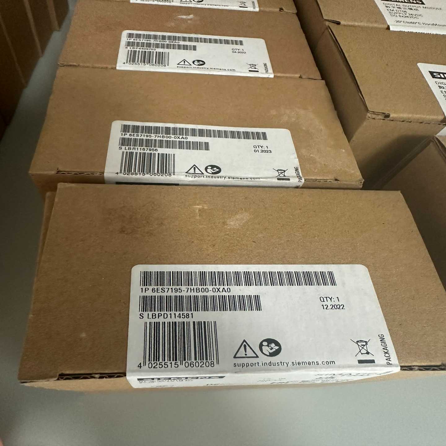 询价~6ES7195-7HB00-0XA0未开封，顺丰包