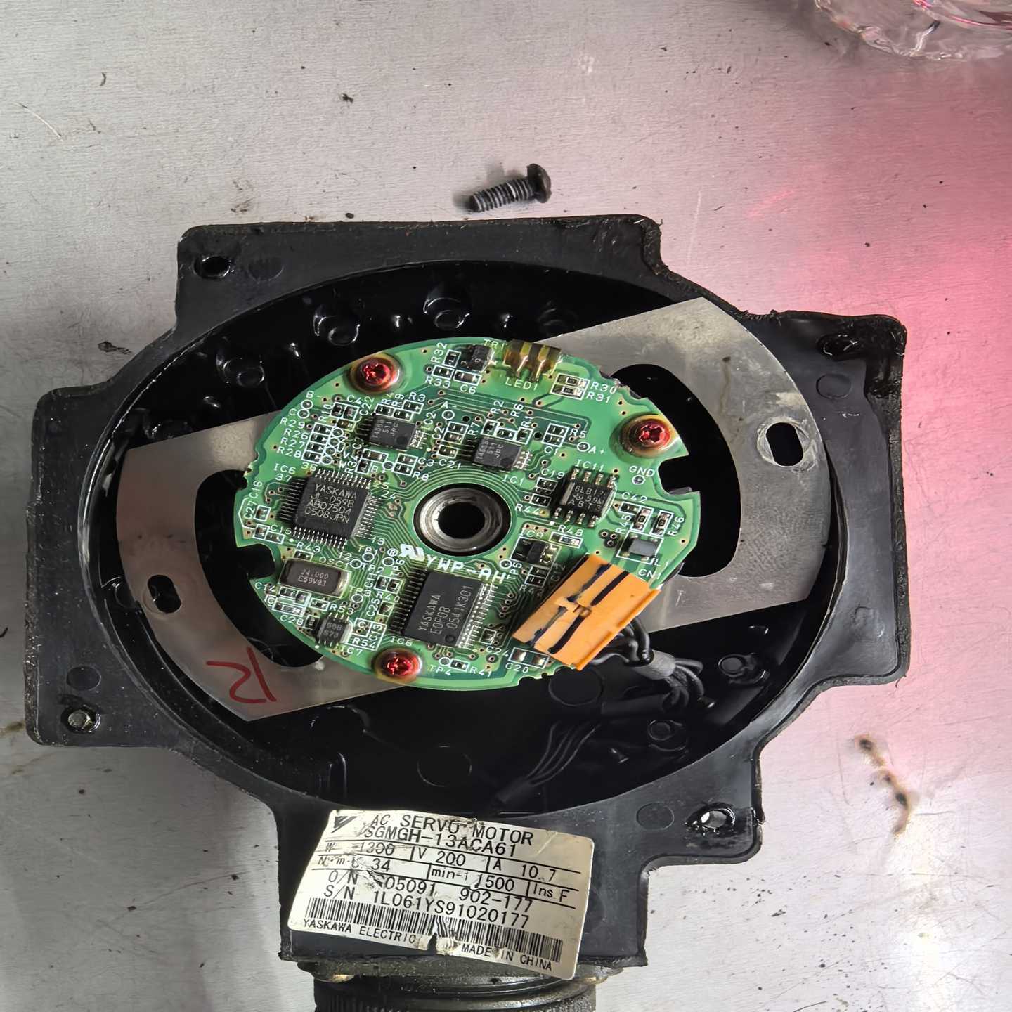 安川原装AC伺服电机编码器,型号SGMGH-13ACA61,--议价商品